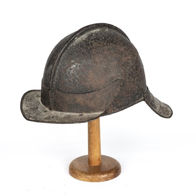 Lot 175 - A Cromwellian style lobster tail helmet 20cm...