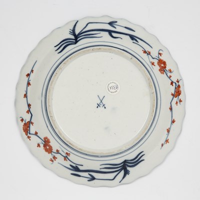 Lot 80 - An 18th century Meissen porcelain plate with a...