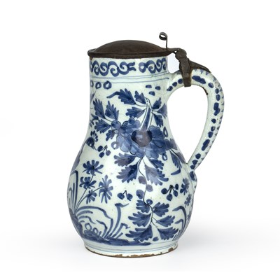 Lot 247 - A 17th century Dutch Delft blue and white...