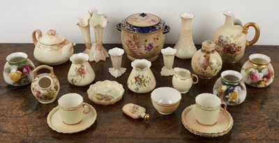 Lot 427 - Collection of ceramics and porcelain...