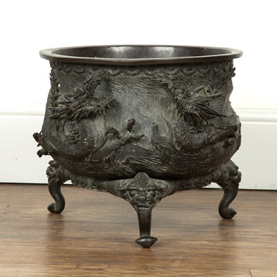 Lot 318 - Large bronze jardiniere Chinese, circa 1900...