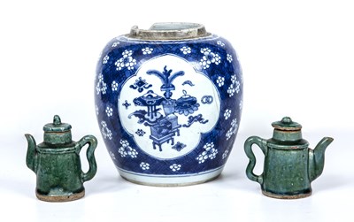 Lot 317 - A Chinese Kangxi blue and white porcelain...