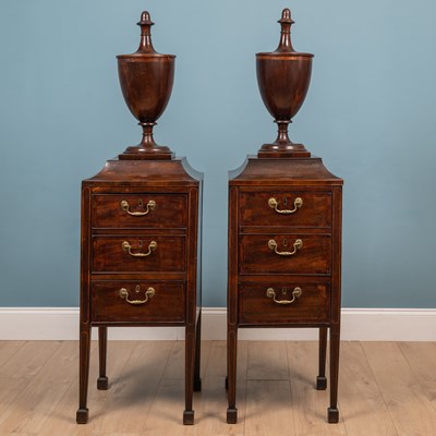 Lot 214 - A pair of dining room pedestals