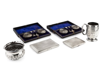 Lot 595 - A small collection of silver, comprising a...