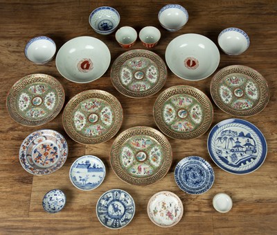 Lot 191 - Group of pieces Chinese including six Canton...