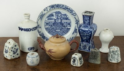 Lot 192 - Group of pieces Chinese and Japanese including...