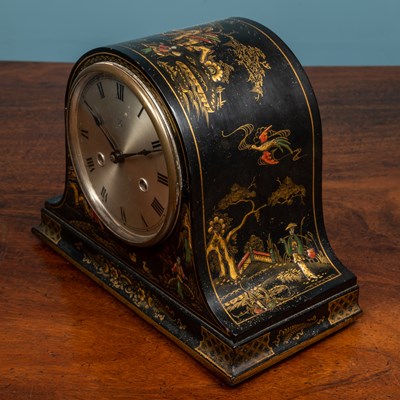 Lot 119 - A chinoiserie-style mantel clock