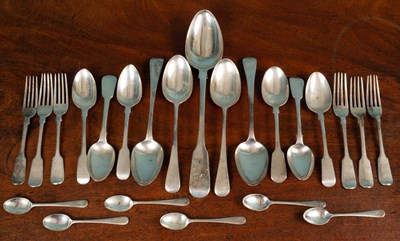 Lot 41 - A quantity of Georgian and later silver fiddle pattern cutlery