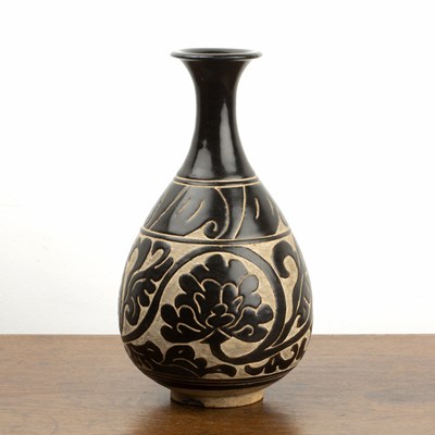 Lot 288 - Cizhou sgraffito pear-shaped bottle vase...