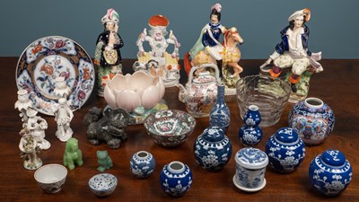 Lot 500 - A collection of Chinese and English ceramics