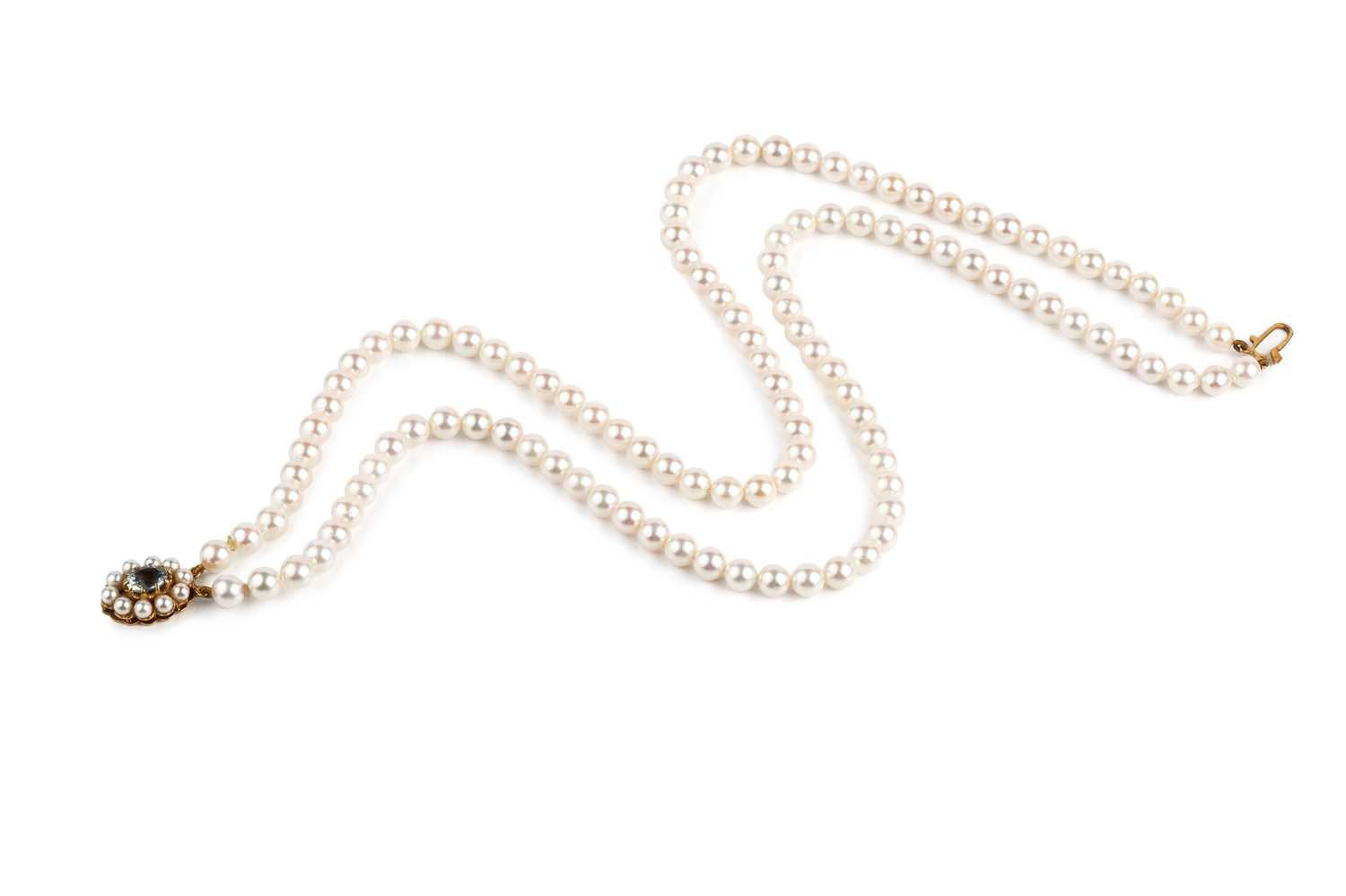 Lot 148 - A cultured pearl double strand necklace, with...