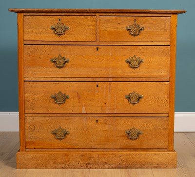 Lot 274 - An early 20th century oak chest of drawers