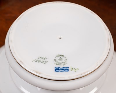 Lot 309 - An early 20th century Royal Copenhagen porcelain part dinner service