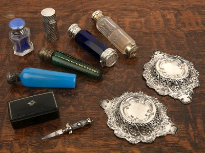 Lot 274 - Collection of silver and perfume bottles...