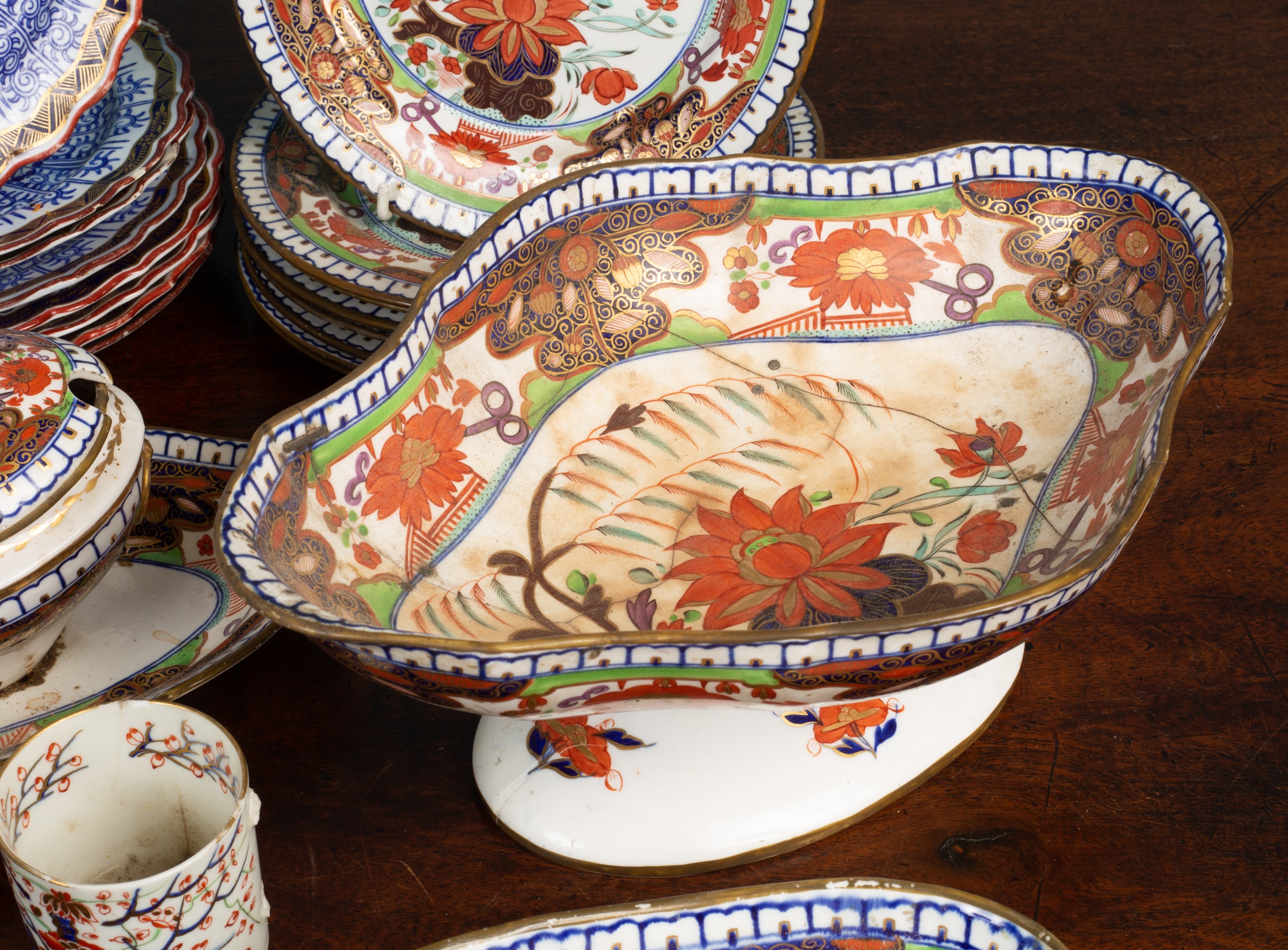 Lot 7 A group of eight Worcester plates; a part