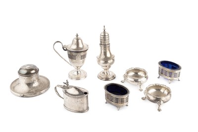 Lot 192 - A George V silver urn shaped mustard, with...