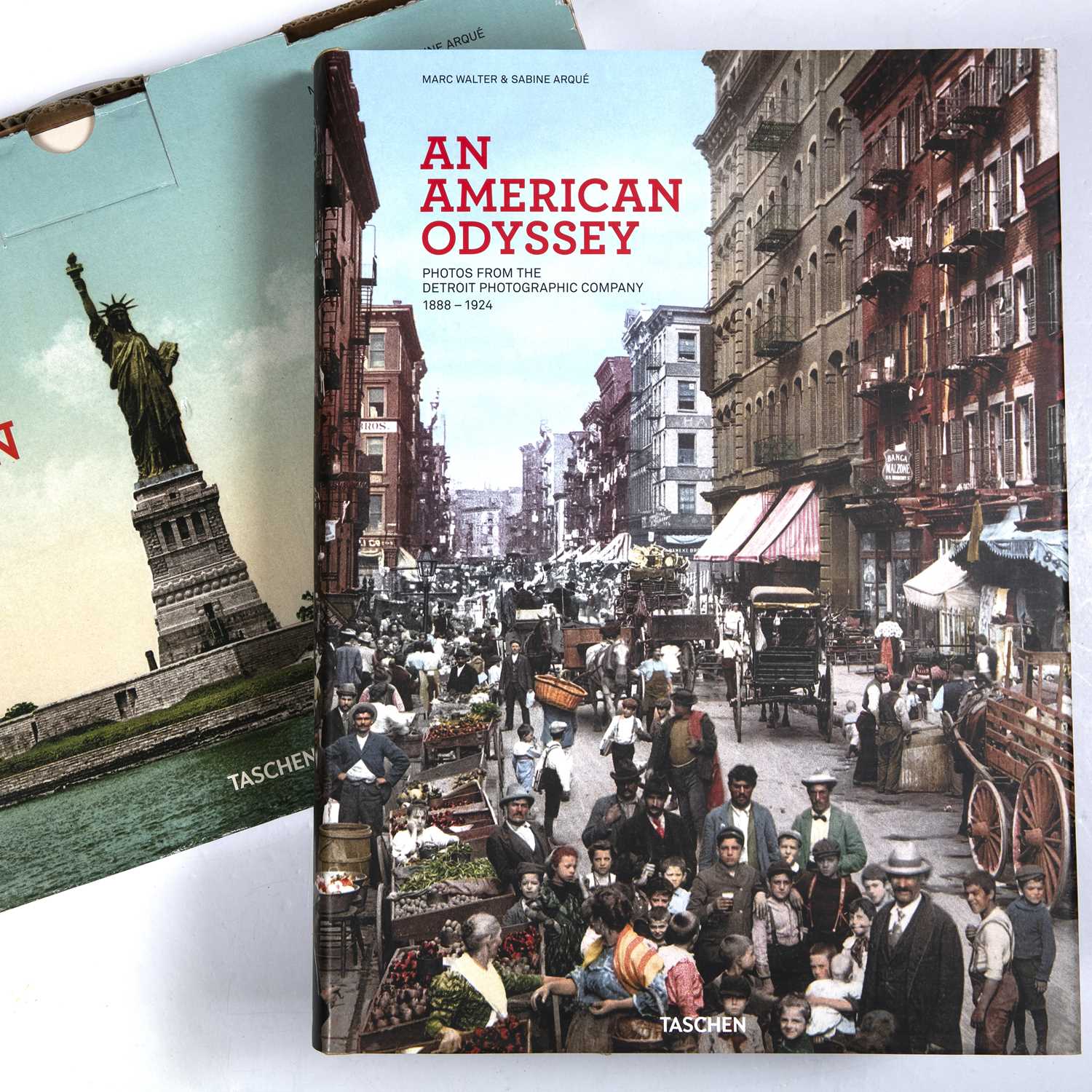 Lot 552 - Walter, Marc and Arque, Sabine 'An American...