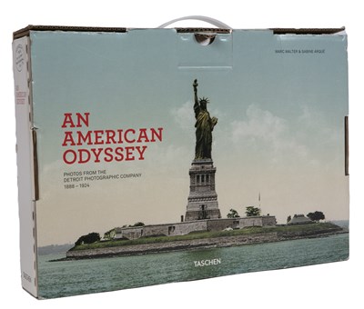 Lot 552 - Walter, Marc and Arque, Sabine 'An American...