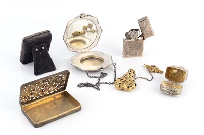 Lot 186 - An American silver octagonal powder compact,...