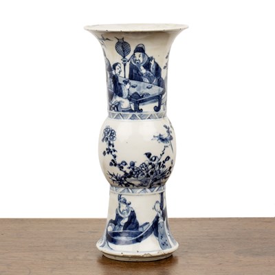 Lot 32 - Blue and white porcelain yen yen vase Chinese,...