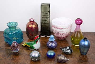 Lot 395 - Large collection of studio and art glass...