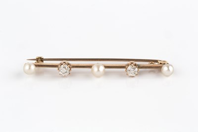 Lot 40 - A pearl and diamond bar brooch, the knife edge...