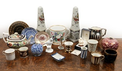 Lot 39 - Group of porcelain and glass including a...