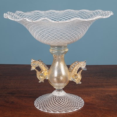 Lot 569 - A large mid 20th century Murano glass tazza signed by Guilano Balerin