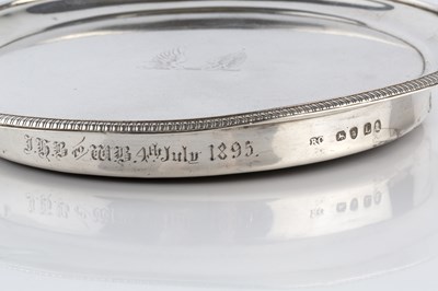 Lot 209 - A George III silver circular teapot stand,...