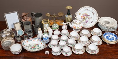 Lot 14 - A Dresden tea service