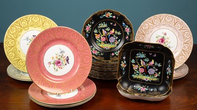 Lot 429 - A Spode Copelands china dessert service together with ten Royal Worcester cabinet plates