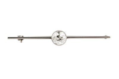 Lot 58 - A diamond single stone bar brooch, the old...