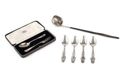 Lot 211 - A George II silver toddy ladle, with coin...