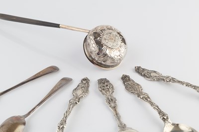 Lot 211 - A George II silver toddy ladle, with coin...
