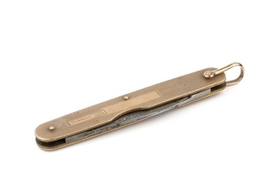 Lot 515 - A 9ct gold penknife, with engine turned...