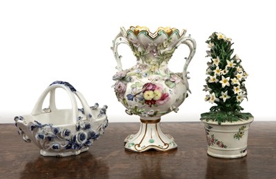 Lot 394 - Three porcelain pieces including a Bow...