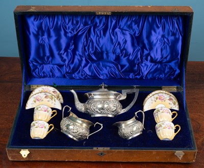 Lot 616 - A cased tea set