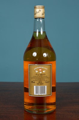 Lot 1003 - A bottle of John Power & Son Gold Label Irish Whiskey