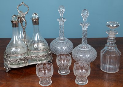 Lot 177 - A group of glass decanters, stoppers and tumblers