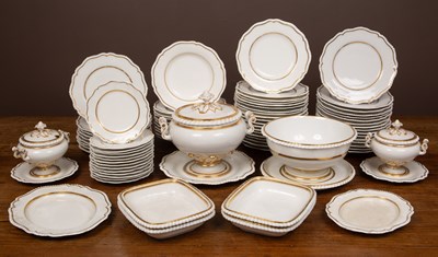 Lot 345 - An extensive dinner service largely from Chamberlain Worcester and Flight, Barr & Barr Worcester