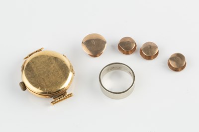 Lot 266 - A small collection of jewellery, comprising an...