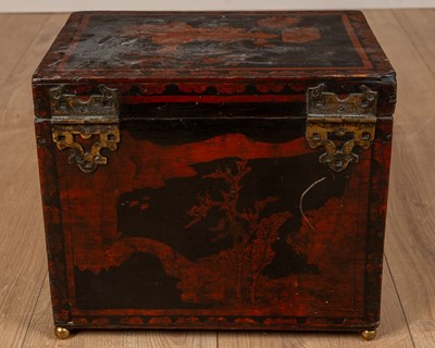 Lot 192 - A Chinese black lacquered box