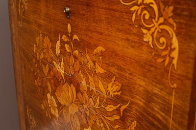 Lot 28 - A French marquetry escritoire with a red marble top