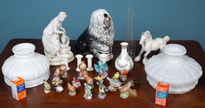 Lot 648 - A collection of various miscellaneous ornaments to include a Beswick Dulux advertising dog