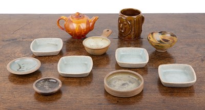 Lot 322 - Collection of studio pottery and ceramics...