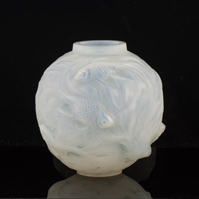 Lot 359 - René Lalique (1860-1945) 'Formose' glass vase,...