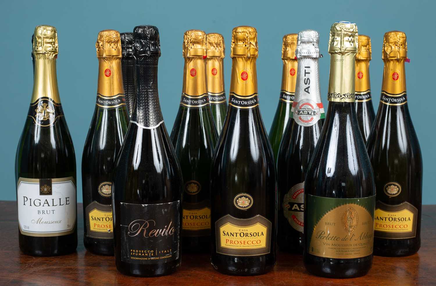 Lot 1015 - A selection of sparkling wine and Prosecco