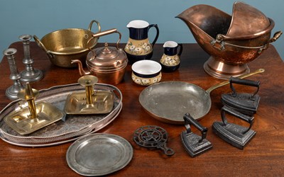 Lot 673 - A collection of items, metalware etc.