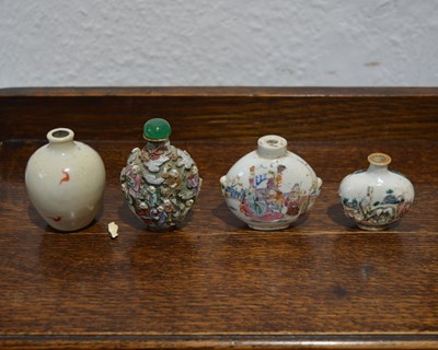 Lot 230 - Ovate flattened snuff bottle Chinese of...