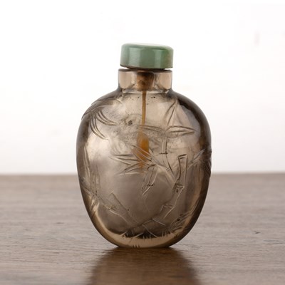 Lot - HAIR CRYSTAL SNUFF BOTTLE In rectangular form. With carved